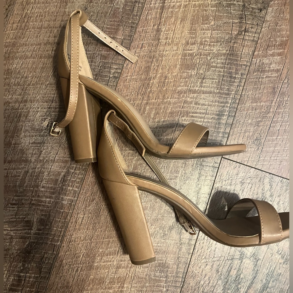 Dream Pairs Brown Ankle Strap Heels - Picture 2 of 6